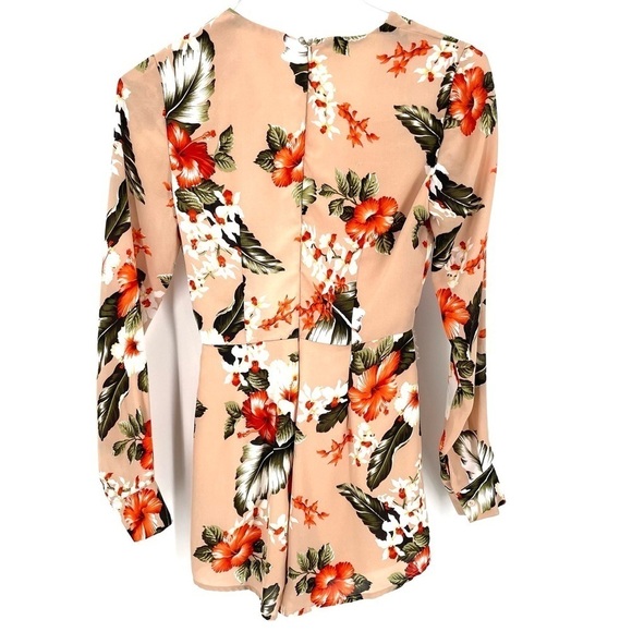 SUPERDOWN Revolve Ilah Surplice Floral VNeck Longsleeve Romper - Picture 8 of 14